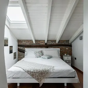 In Our By Solutions Apartment Como